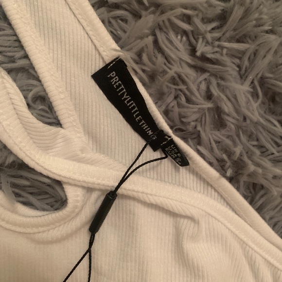 Pretty little thing cut out long sleeve top - Picture 3 of 3